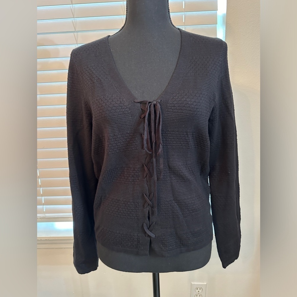 Pinque Lace Up sweater in black size large -NWT